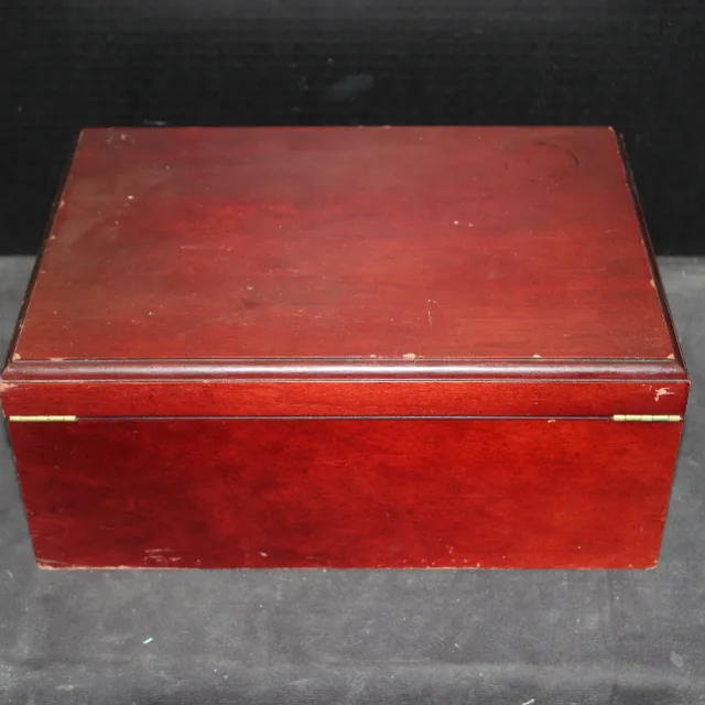 The whole item in frame, so a buyer knows exactly what is for sale